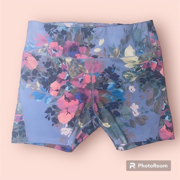 7. Nicole Miller Bike Shorts - Picture 1 of 7